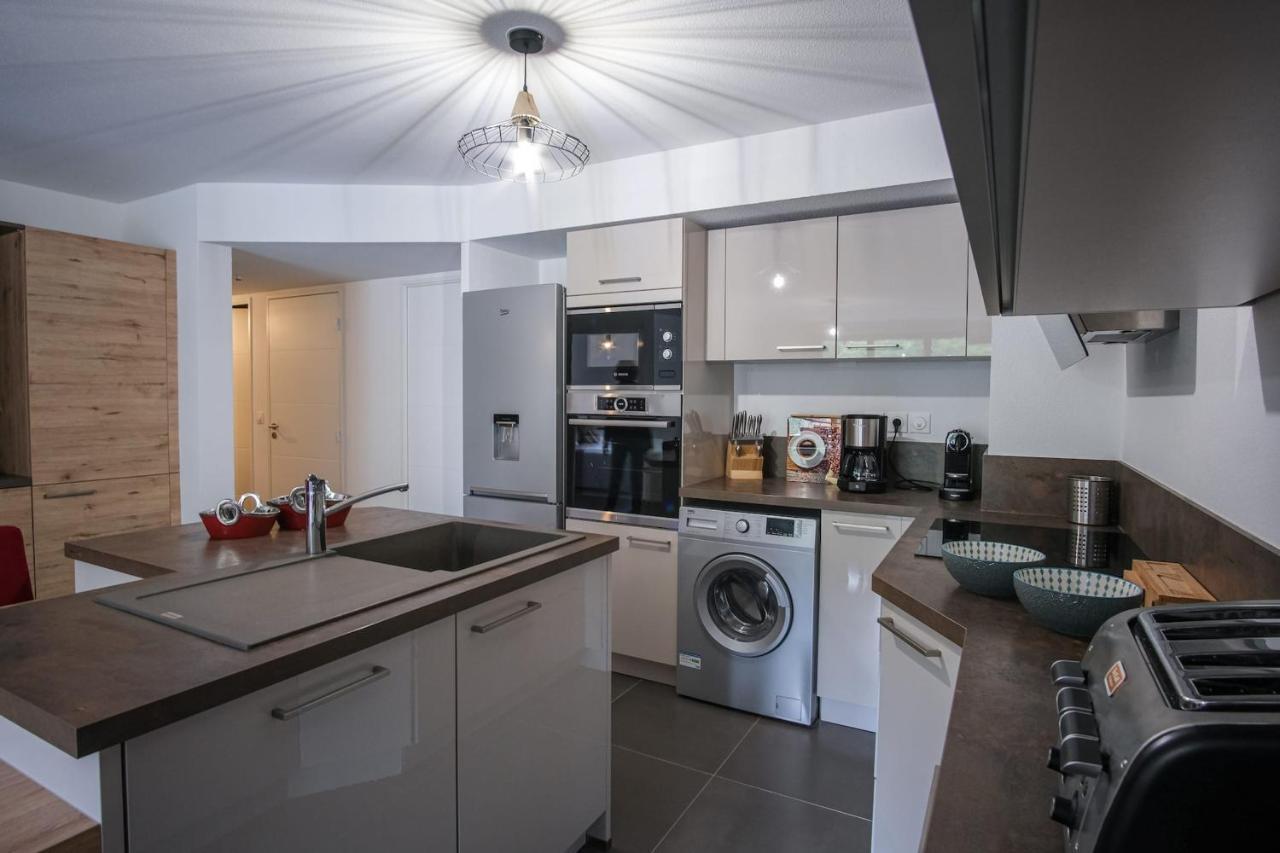 Superb With Balcony In Apartment